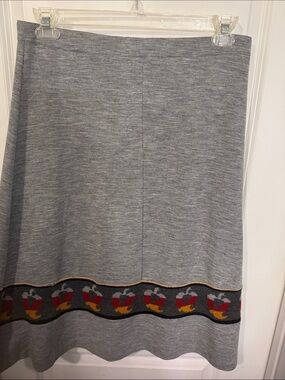 Gray A-Line Knit Skirt with Multicolor Hem Detail